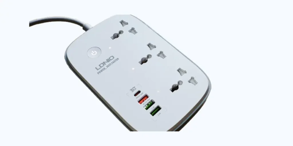 Adaptateur de voyage universel Qualcomm 3.0 pour nomades digitaux